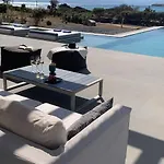 Vila Elesia Santa Maria (Paros)