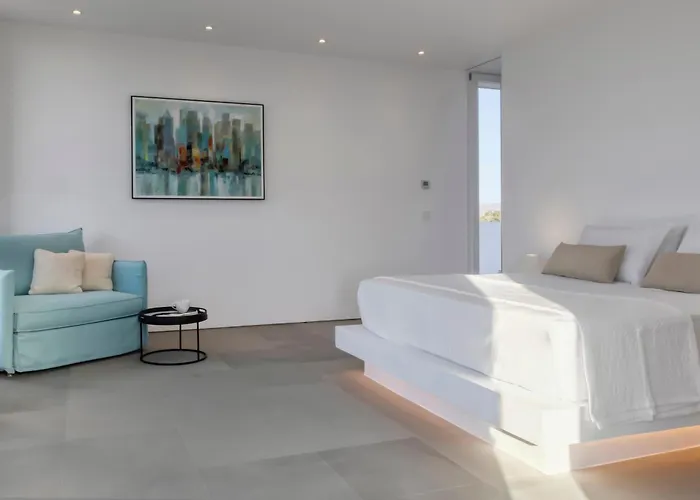 Elesia Santa Maria (Paros)